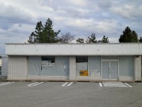 コメント コンビニ跡地！！共益費＆駐車場込みのお家賃です♪駐車場10台以上可能です☆