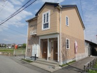 人気の東部小学校エリア。追い焚き機能付。
最上階角部屋、1階2階それぞれ1室ずつの静かな物件です。
ドラッグストアやスーパーも近く生活しやすいですよ♪