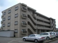 敷・礼なし!ネット月額無料(初回登録3300円のみ)♪融雪P・サンルーム付。