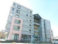 ネット無料!エレベータ-あり。融雪P。国道41号線、359線にアクセス良好。
9月25日オープン予定の「アクロスプラザ富山掛尾」隣接!!
