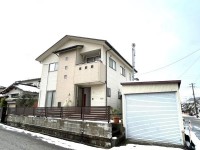 駐車場3台可♪車庫1台、カーポート2台♪オール電化（エコキュート）
エアコン4台（残置物2台含む）。楽器相談。22.9帖の広々リビング。