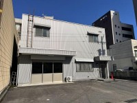 コメント 中心部の倉庫付き事務所。融雪付き駐車場3～4台。小荷物専用昇降機。ロフトあり。