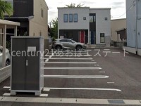 市電小泉町停170mで中心部へのアクセス◎!オール電化の築浅メゾネット♪
リビングは、和室と併せて広々20帖以上あります。
設備も充実。