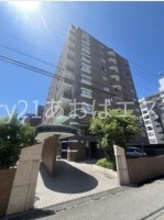 広々17帖超えのリビングに加え、開口部の多さで明るいお部屋です。
分譲賃貸らしい高級感のある物件です。